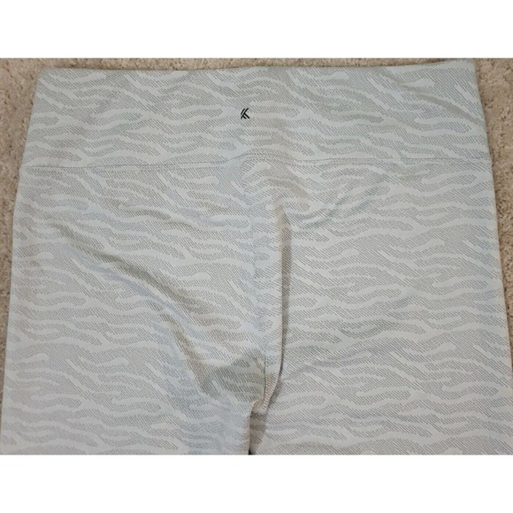 Kyodan ~Woman Sz TG/XL~ Light Gray Striped Print Yoga Active Capri Leggings NWOT - Picture 12 of 12